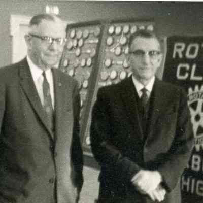 Mantous Uht and William Detweiller