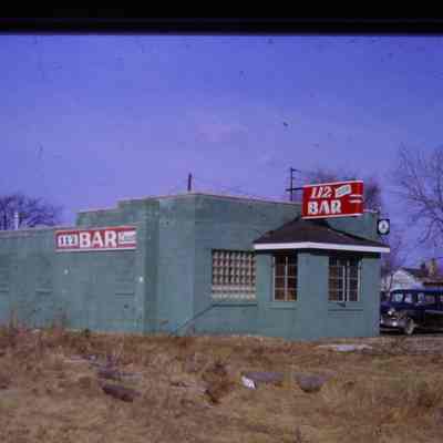 39200 Michigan - 112 Bar