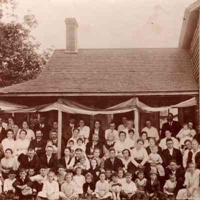 Hix reunion in 1917, at home of George & Mary Hix near Perrinsville.