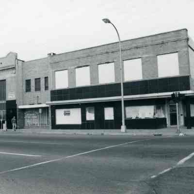 1977. Buildings Abandoned