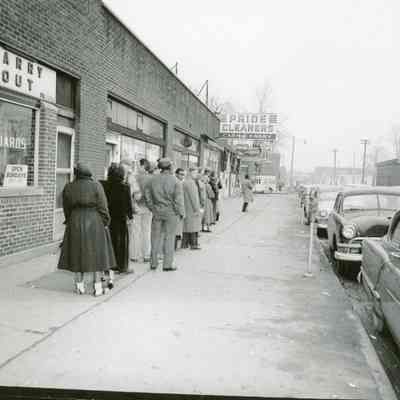 3924-3902 Monroe