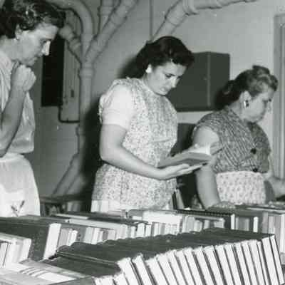Book Table 1958