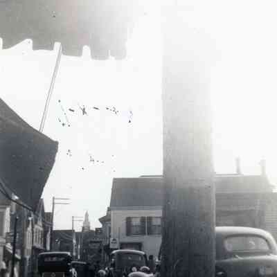 Main St Provincetown MA on 07/08/1940. Only one way traffic.