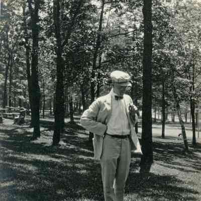 Ventry Hisey on honeymoon trip in 1916 to the Niagara Falls.