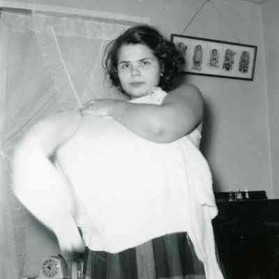 Maxine Barton staying overnight at Pat Millar's house on Jan. of 1953.