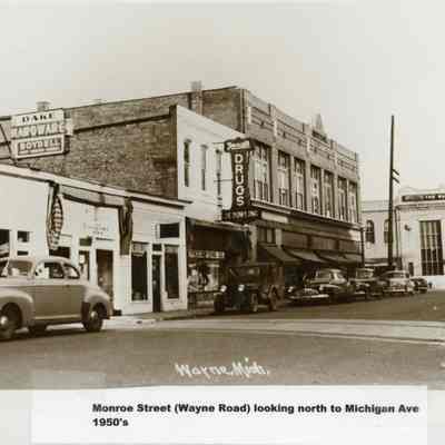 Looking north up Monroe towards Michigan