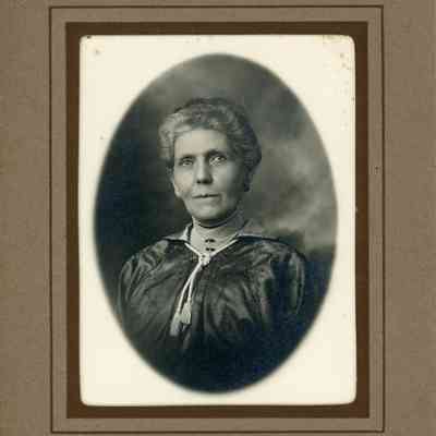 Ina Macomber-Stone, a friend of Lena Coleburn-Smith, on Feb. 17, 1915.