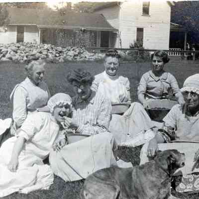 Mrs. Shroeder, Annie Martin, Marie Fox, Nellie Van Sics, Mrs. Van Sics, Mrs.Homer Hubbard, Mae Snyder and Ms. Ruddick