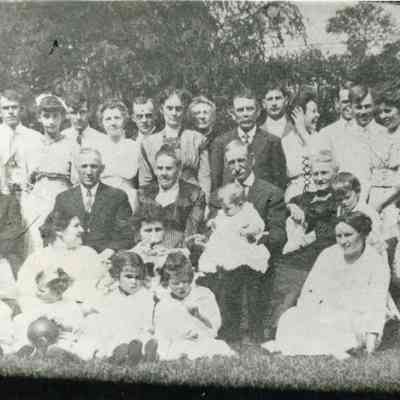 Merriman Family reunion in 1915.