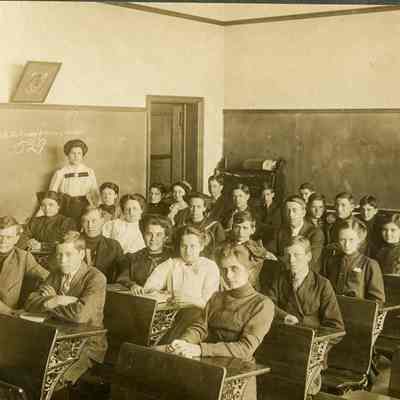 Roosevelt School 10th grade Class 1911