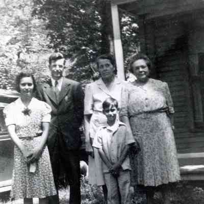 From L to R; Bill and Genevieve Fraser, Edith, Ellen Martin and Ronnie Fraser in Eaton Rapids on 08/01/1943.