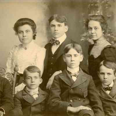 Back Row L to R; Edith, Charles and Anna. 2nd Row; Elbert, Wesley, Clarence and Morrison. Photo taken in 1897.