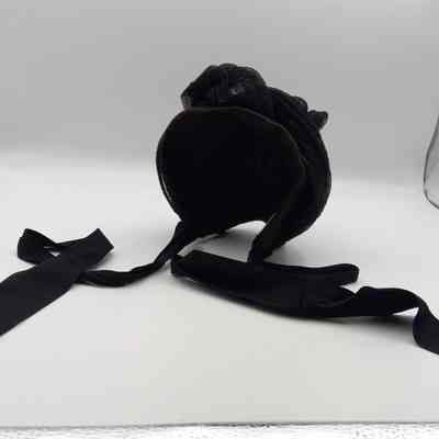 Small Black Bonnet