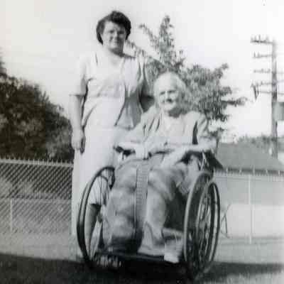 Ellen Welke and her mother Julia Pettibone.