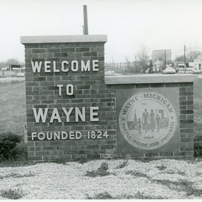 Welcome to Wayne: looking East