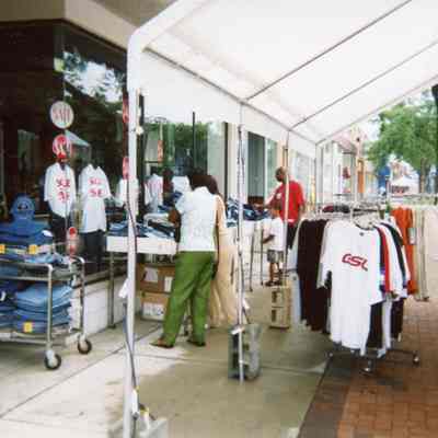 Sidewalk Sales Michigan Ave