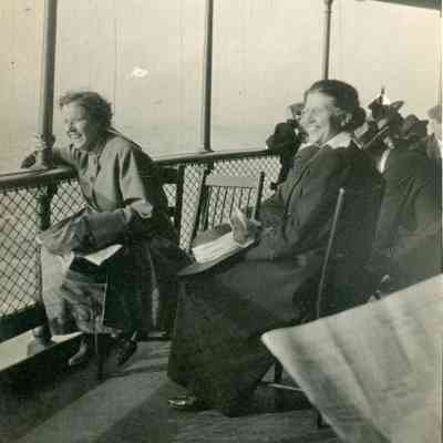 Hisey honeymoon in 1916 to Niagara Falls.