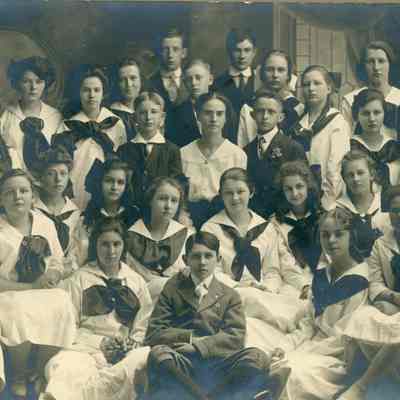 8th Grade Wayne Class Photo 1917