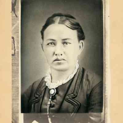 Mary Ann (Marker) Egeler was the mother of 6 girls.