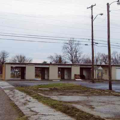 Unknown Car Wash along RR tracks