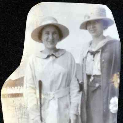 Feltie and Helen at Belle Iele.