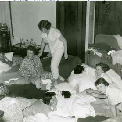 Kitty Hillyard, Shirley Hickey, Roxie Fortine, Judy Lanczki, Alice Niddrie and Pat Bingel