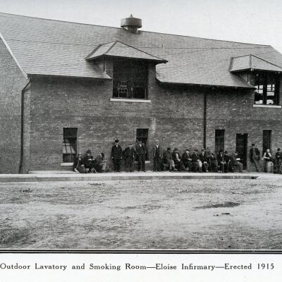 Lavatory and smoking room 1915