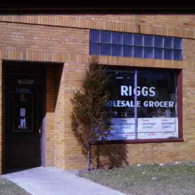 35622 Michigan - Riggs Grocer