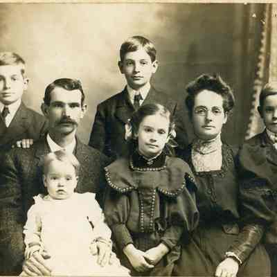 From L to R: Day, Richard, Glenn in back Left, Robert, Jessie, Mary and Roy Bird