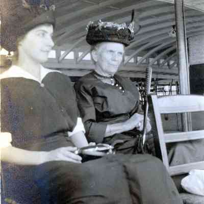 Annabell and Annie Martin at Belle Isle in Detroit on Aug.18, 1914.