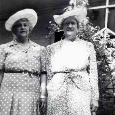 Marian and Mildred on 07/02/1943.