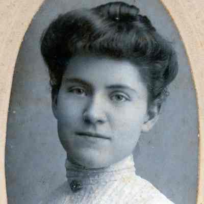 Alice Carpenter Parre. Emma Carpenter's sister and mother of Irene Janet Parre.