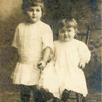 Harriet & Janet Carmichael, the daughters of James and Blanche Carmichael in 1912.