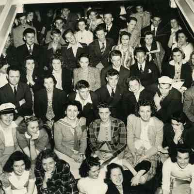 Wayne High School Class of 1941 on Class trip