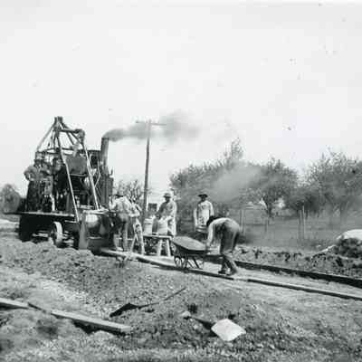 Paving Michigan Avenue 1913