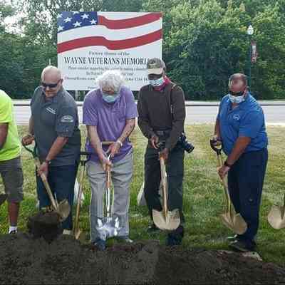 Ed Queen (Assistant DPW director) at right