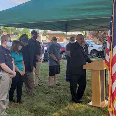 Mayor Rheasa Speaking, Council behind