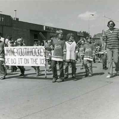 Wayne Youth Hockey in Parade