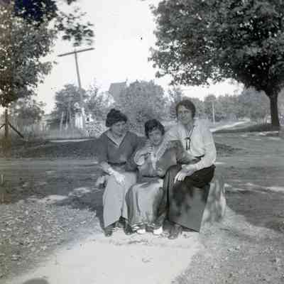Cecil Gleason, Ann Frink and Malvina McCannian (Mac)