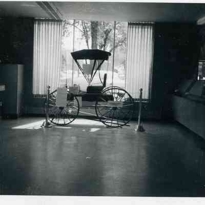 Prouty and Glass Co. Buggy on display at Wayne Bank Sept 23, 1959