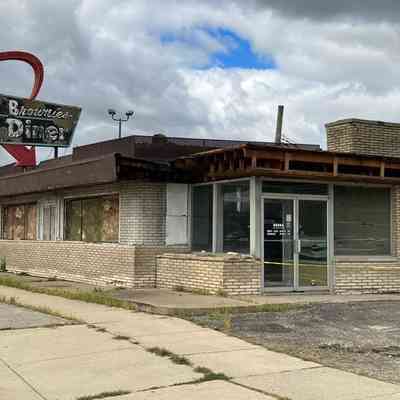 Brownies Diner March 2023 before demolition. 34250 Michigan Avenue