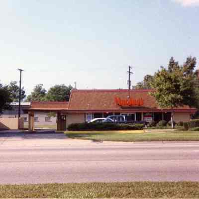 34438 Michigan - Hardees