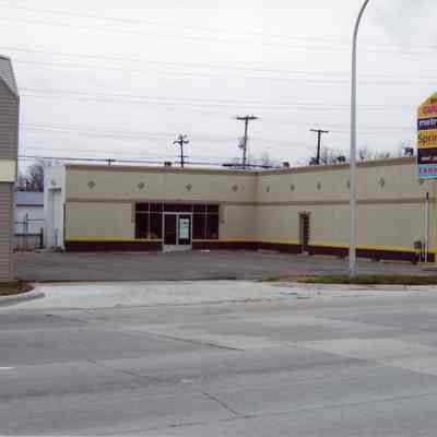 31823 Michigan - Sprint/Verizon store