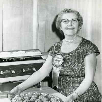 Mrs. William Kreckman in Wash. D.C for the 12th Annual Pillsbury National Bake Off.