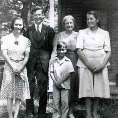 From L to R; Bill and Genevieve Fraser, Marion, Edith and Ronnie Faser at Eaton Rapids on Aug. 1, 1943.