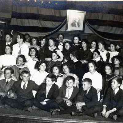 8th Grade training school, M.S.N.C fall quarter, 1913.