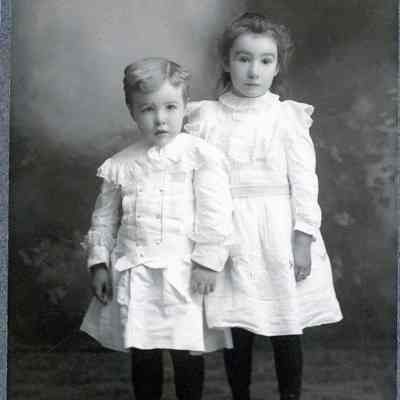 Harold Potter at age 3 and Leah Potter at age 5 in 1902.