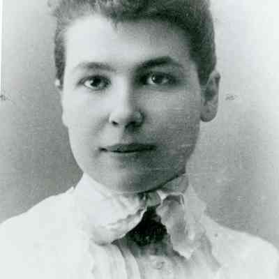 Estelle Vining Bunting in about 1890.