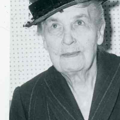 Estelle Bunting