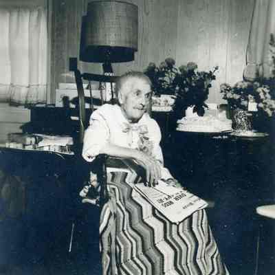 Estelle Bunting at her 100th Birthday on March 9, 1964.
